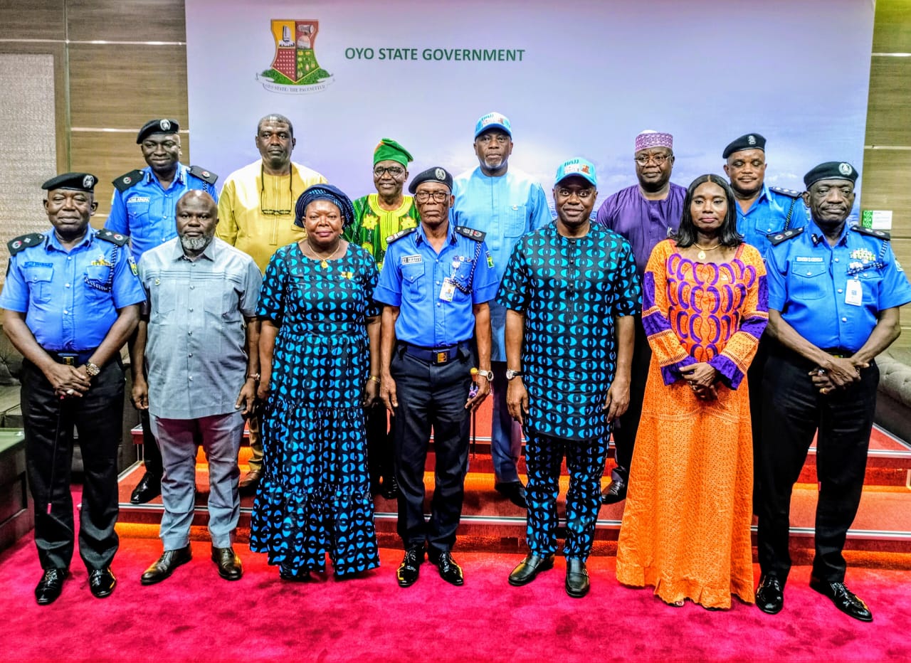 Makinde Assures Peaceful Resolution of Oyo-Osun Border Dispute, Donates Vehicles to Oyo Police