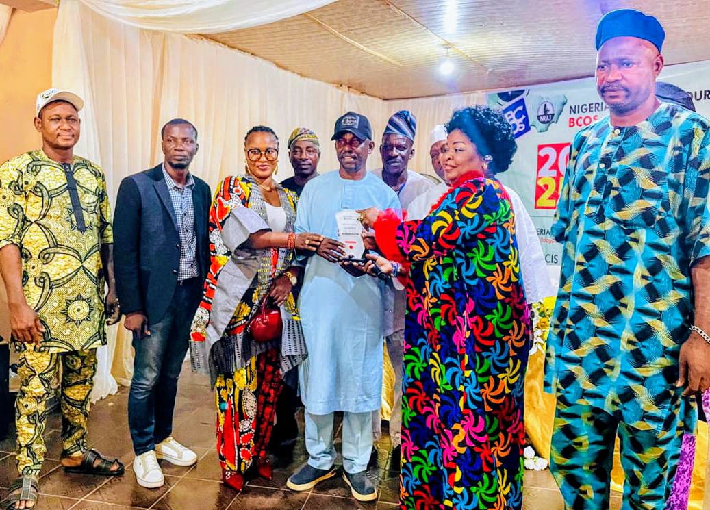 Oluyole LG Chairman bags ‘Meritorious Service To The Grassroots’ Award from NUJ BCOS Chapel