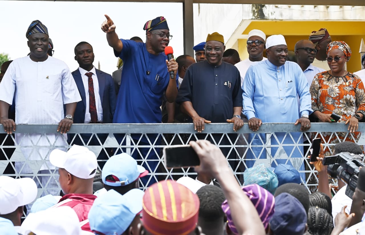 Makinde resumes work amid workers jubilation, shades Oyo APC guber candidate, others over 2027 bid